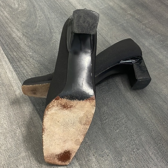 Stuart Weitzman Black Pump Size 7AA - Picture 6 of 6